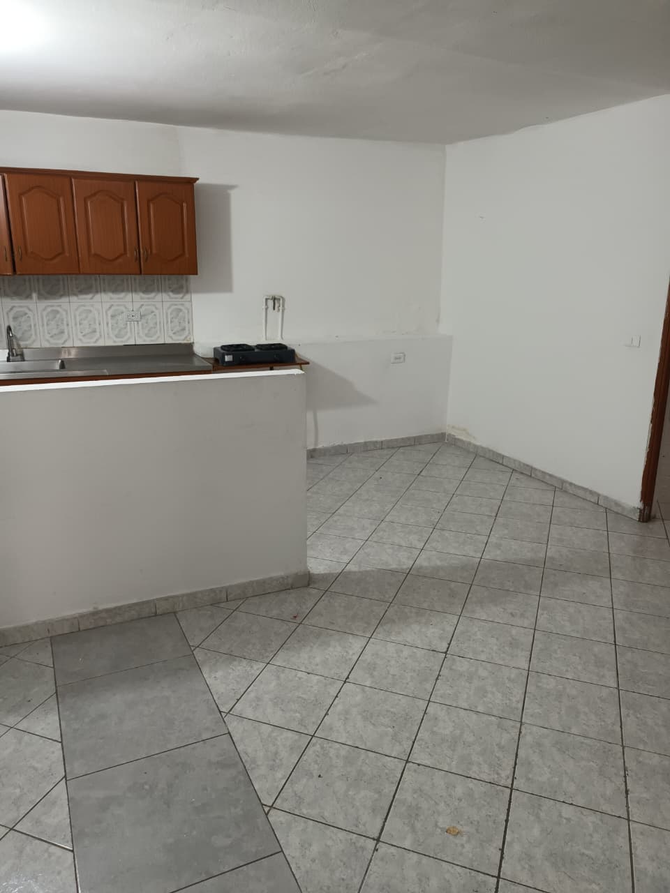 ARRIENDO APARTAESTUDIO EN CAMPO VALDÉS – EEP-1039 – | SEGUNDO PISO